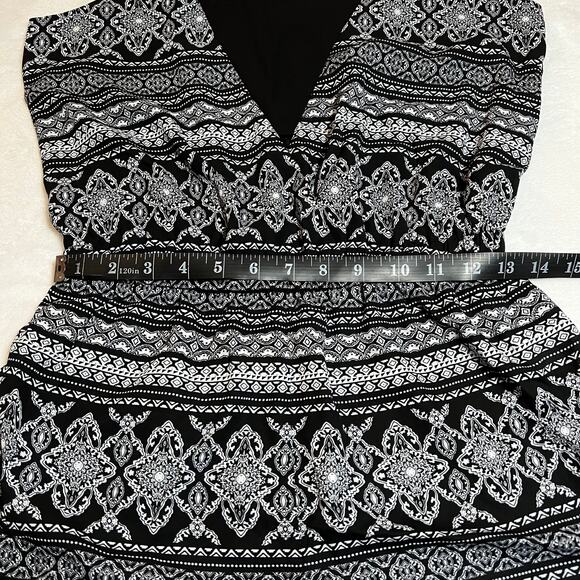 Romeo & Juliet Couture Sleeveless Boho Print Romper Size S Neutral Casual Summer - Picture 5 of 8